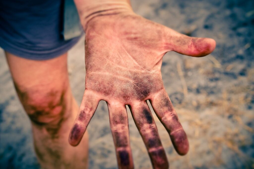 hand-dirty